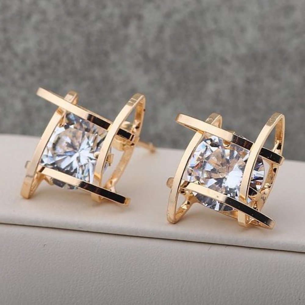 NEW Gold 3D Solitaire Caged Diamond Stud Earrings